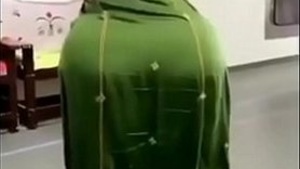 Arabian phat booty showcased in a really sexy video