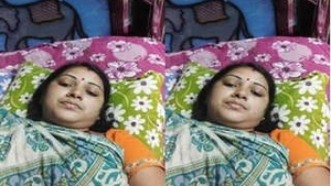 Most in-demand Giotsna Budi, Bathing and Wanking, Shows Lover on Video Call