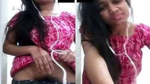 Sexy Indian Girl Desi Shows Her Pussy Video Call