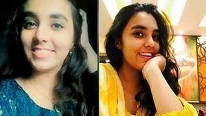 Exclusive Super Hot Look Indian Girl Desi Showing Tits