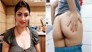 Sexy Bhabhi Shows Her Ass
