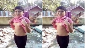 Desi Girl Shows Her Tits To Lover