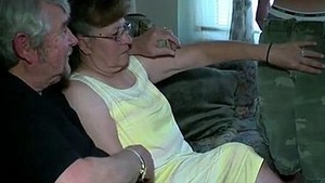 Maduro hot woman takes a pile of shit