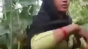 Indian girl xxx video sounds in Hindi