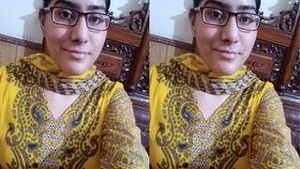 Cute Pakistani Girl for Money Tits and Pussy