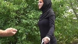 Czech taxi novice, a serving woman brings a low Muslim lady indifferently