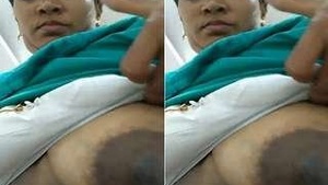 Super Hot Look of Desi Bhabha Showing Her Boobs