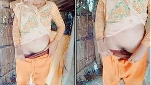 Exclusive Pretty Girl Desi Shows Her Pussy and Ass