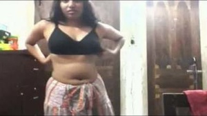 Indian girl home striptease MMC sex scandal