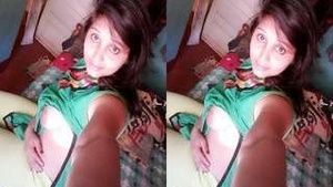 Super Hot Desi Girl Shows Tits and Pussy