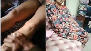 Video of Kiska Desi Bhabha