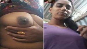 Desi Girl Shows Tits to Lover On Video Call