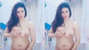 Sexy NRI Girl Shows Her Tits and Pussy