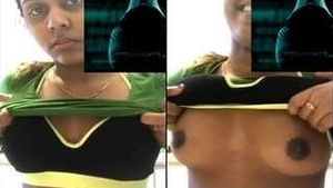 Super Hot Look Desi Indian Girl Shows Her Boobs On Video Call