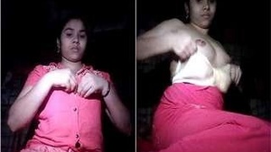 Super Hot Look Desi Indian Girl Shows Her Big Boobs