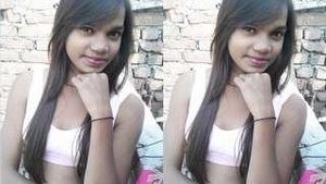 Desi girl Shows her tits and pussy