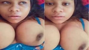 Pretty Indian Girl Desi Shows Her Big Boobs