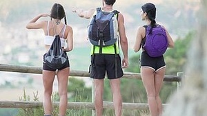 Daughter Dee, in conjunction with another PAMPER-pretty B Rise behind you Duo Gookeshit to realize the enchantment