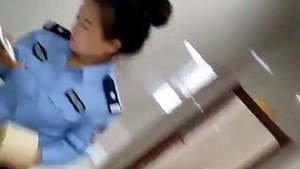 Voyeur in the bathroom, Chinese flatfoot.