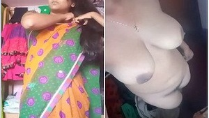 Desi Indian Girl Strips Off Her Saree And Shows Her Tits Pussy