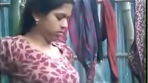 bhabhi giving hindi um