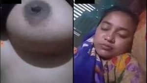Horny Indian Girl Shows Her Tits and Pussy On Video Call
