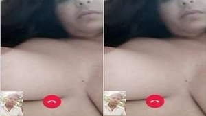 Sexy Indian Girl Shows Tits and Pussy On Video Call