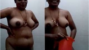 Tamil Wife Records Her Bathing Video For Lover