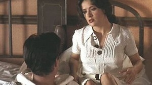 Latina Hottie Salma Hayek looks erotic to full frame application