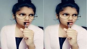 Pretty Lankan Girl Shows Her Boobs