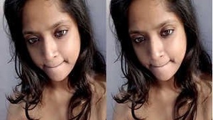 Desi Paid Call Girl Ria Shows Her Naked Body