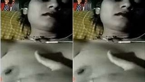 Sexy Bhabhi Shows Tits And Pussy On Video Call