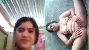 Exclusive Girl Desi Shows Her Tits and Pussy