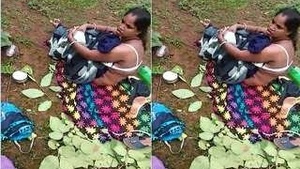 Desi sexy wife Having sex on the street with her lover, Caught by the Village Boy