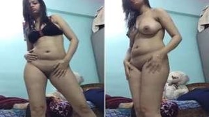 Sexy Look Desi Indian Girl for Money Dance Striptease Video