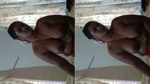 Tamil Wife Shows Her Boobs