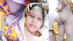 Horny busty Indian Bhabhi livecam sex video