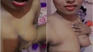 Pretty Lankan Girl Takes Nude Selfies