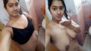 Exclusive Sexy Girl Bathing