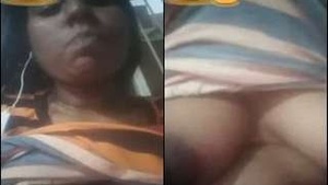 Sexy Girl Shows Tits and Pussy Video Call