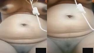 Randy Bhabhi's horny pay-per-view Tamil shows off her tits and pussy on video call