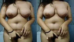 Sexy Shape Desi Indian Girl Records Nude Video