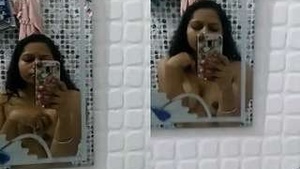 Desi Girl Taping Her Selfies