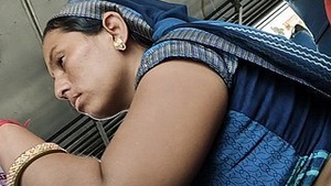 Desi Rajasthani Bhabhi Hot passes in the bus