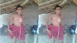 Desi Auntie Shows Tits Pussy