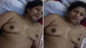 Sexy Desi Bhabhi jerking off her pussy with a Dewar.