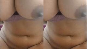 Sexy Indian woman gives a blowjob and gets rid of her Lover's cock