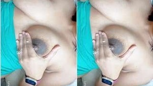 NRI Bhabhi Shows Tits