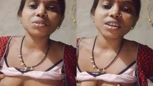 Odia Bhabhi Shows Tits