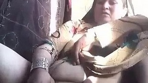 Pakistani MILFs Solo Masturbation Session
